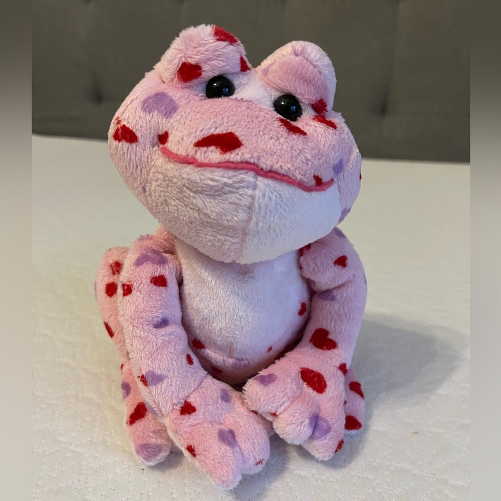 Webkinz Ganz “Love Frog” HM144